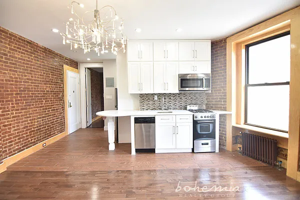 Rented by Bohemia Realty Group | media 11