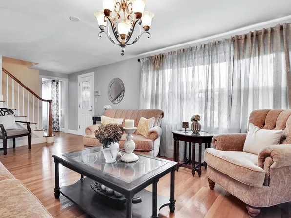 34 Brookline St, Lynn, MA 01902