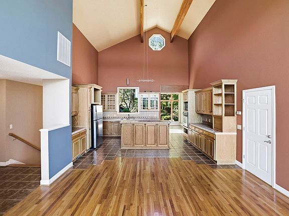 3rd image of 137 Laurel Falls Way
