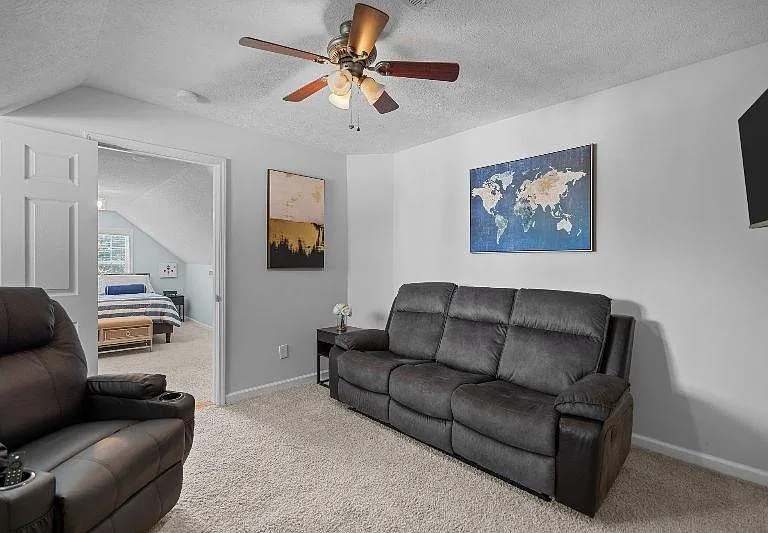 4401 Southfield Ct — Photo 12