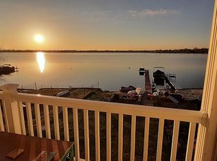 2011 W Lake Rd, Novi, MI 48377