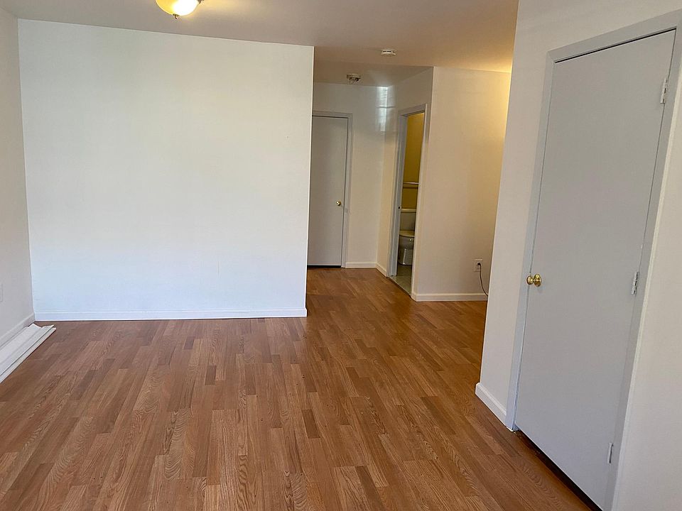 1st image of 940 E 181st St #1