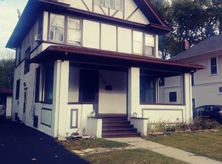 537 Oak Ave, Aurora, IL 60506