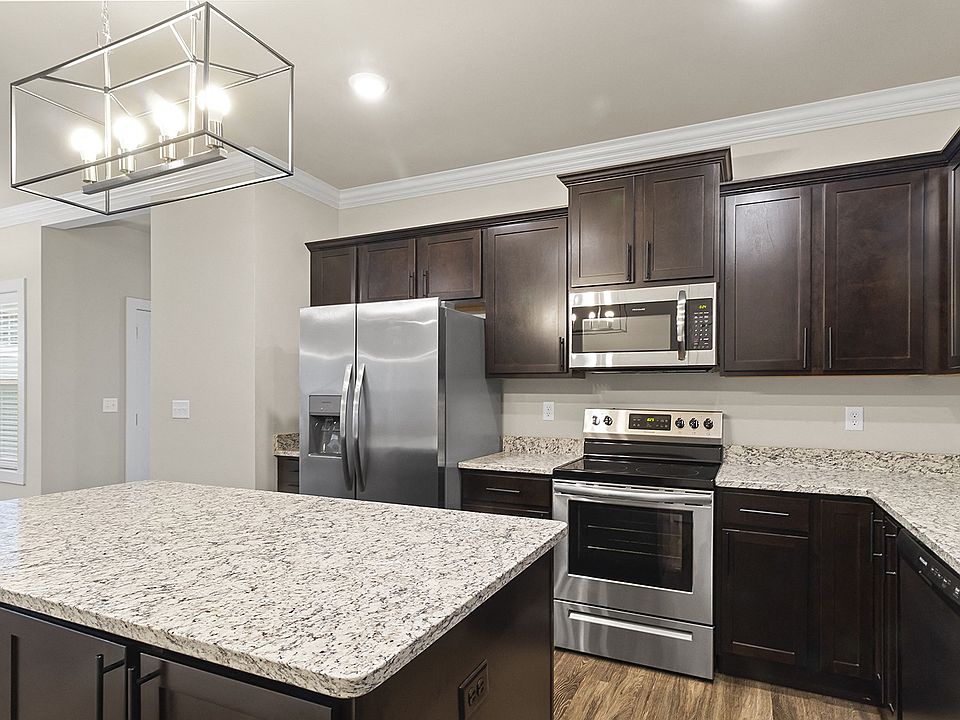 Hemingway Floor Plan: Three Bedroom/Two Bath - 1,872 SF