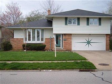 1st image of 21821 Briarwood Dr
