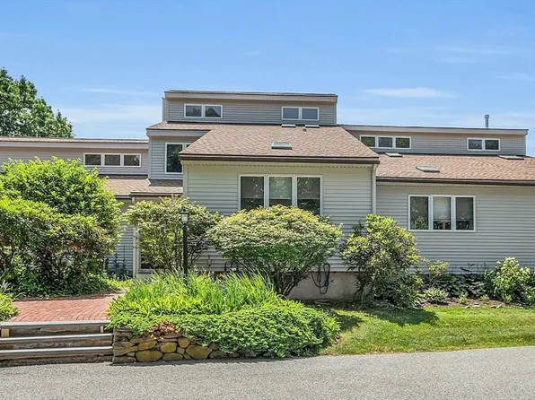 63 Monadnock Dr Unit 63, Westford, MA 01886