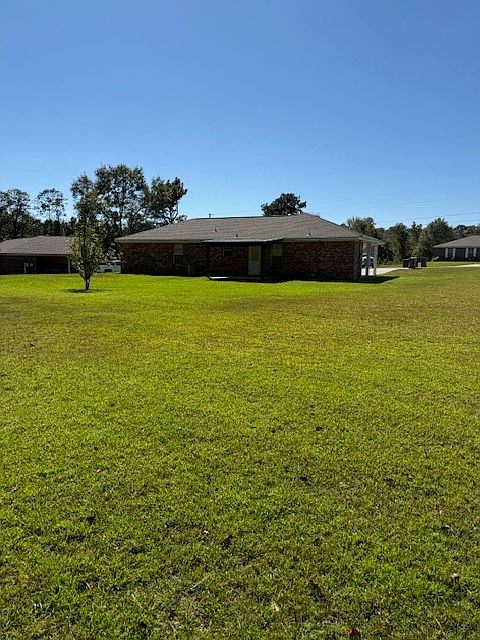 2nd image of 17 Sandtrail