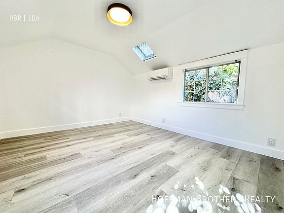 4th image of 1251 N Beachwood Dr #3/4
