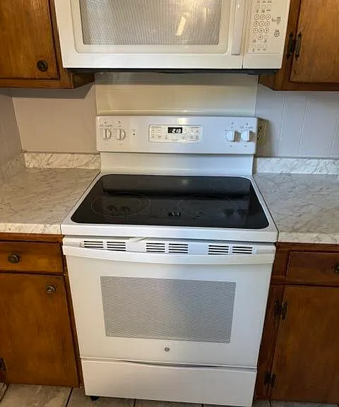 325 N Salem Ave — Photo 6