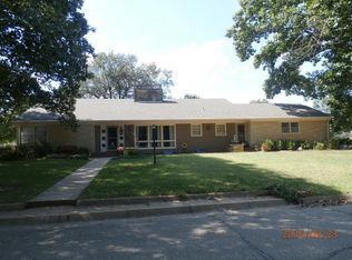 1608 N Campbell St, Abilene, KS 67410