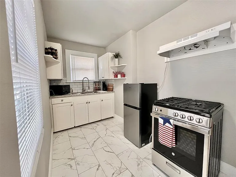 5224 Leeland St #A — Photo 6