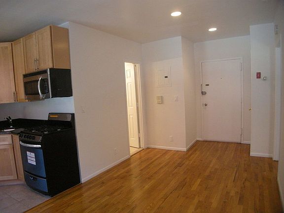 4th image of 392 E 10th St APT 2W