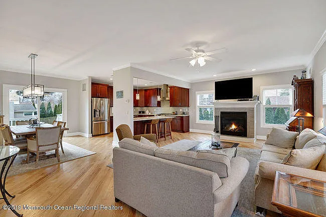 2205 Hill Ave photo 1