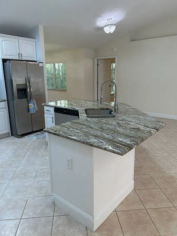 2 bed, 2.0 bath, 1848 sqft, $1,850 — Photo 4