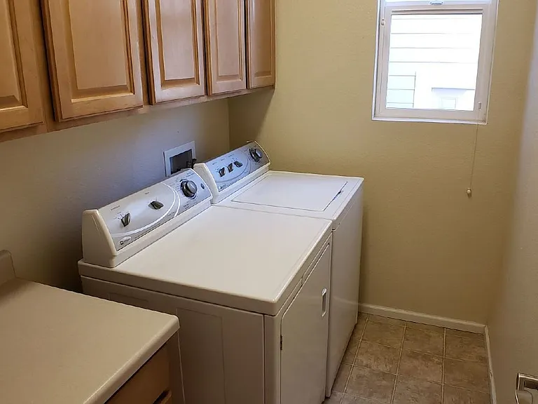 2354 Robindale Way — Photo 19