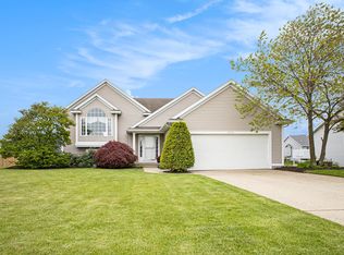 3672 Lenters Dr, Hudsonville, MI 49426