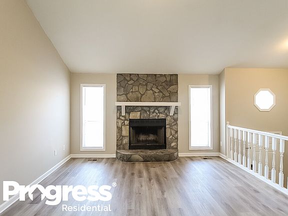 4th image of 1295 Brookton Dr
