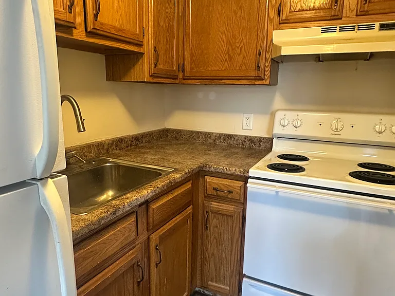 324 Main St #14 — Photo 7