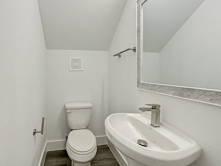 5124 Gold St #B — Photo 6