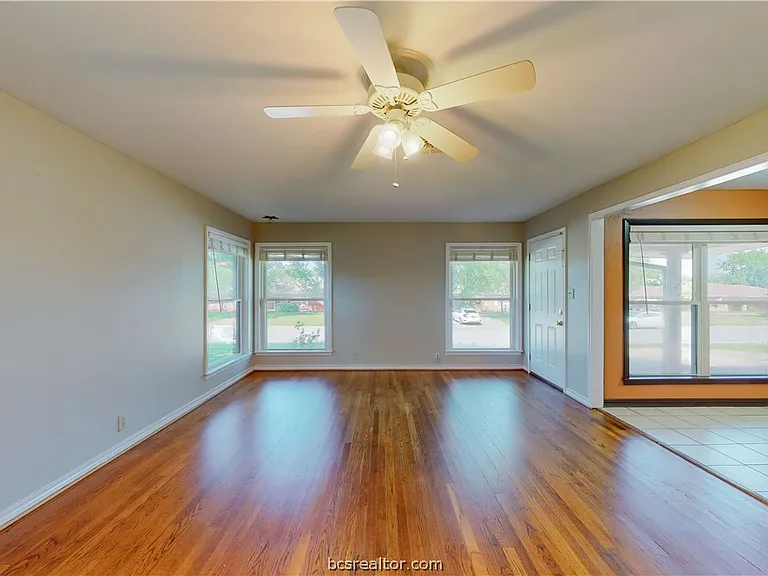 2104 Elmwood Dr — Photo 14