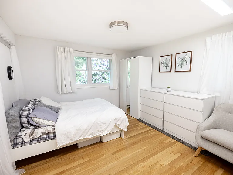 384 Walnut St — Photo 15