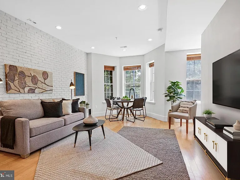 51 Rhode Island Ave NW #3 — Photo 2