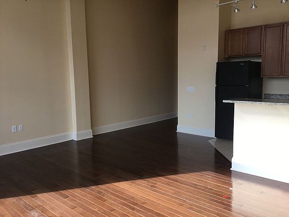 5th image of 324 S Brady St #303