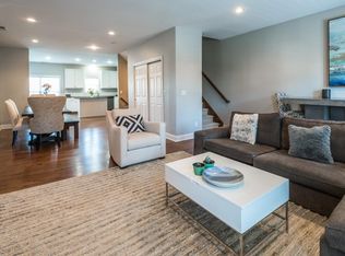 915 Carpenter St, Philadelphia, PA 19147