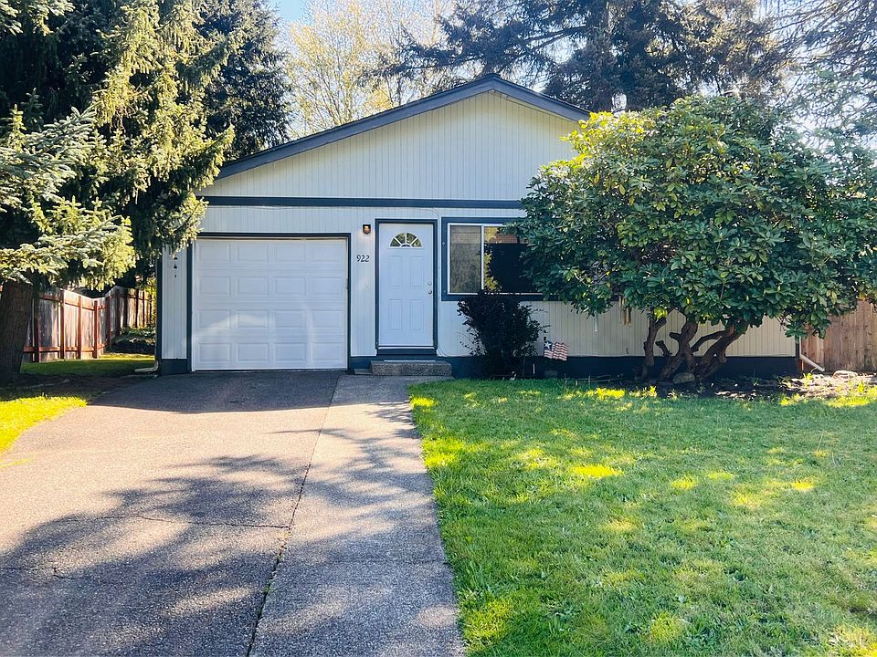 1st image of 922 Oakcrest Dr SE