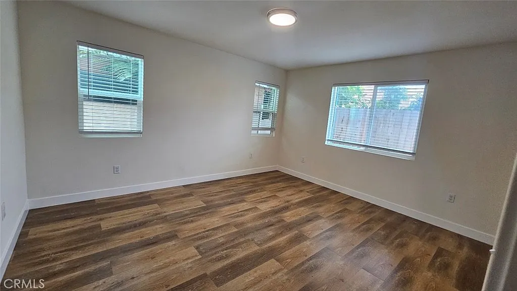 3 bed, 2101 sqft, $2,800 — Photo 4