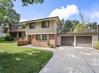 3321 S El Sirroco Dr, New Berlin, WI 53151