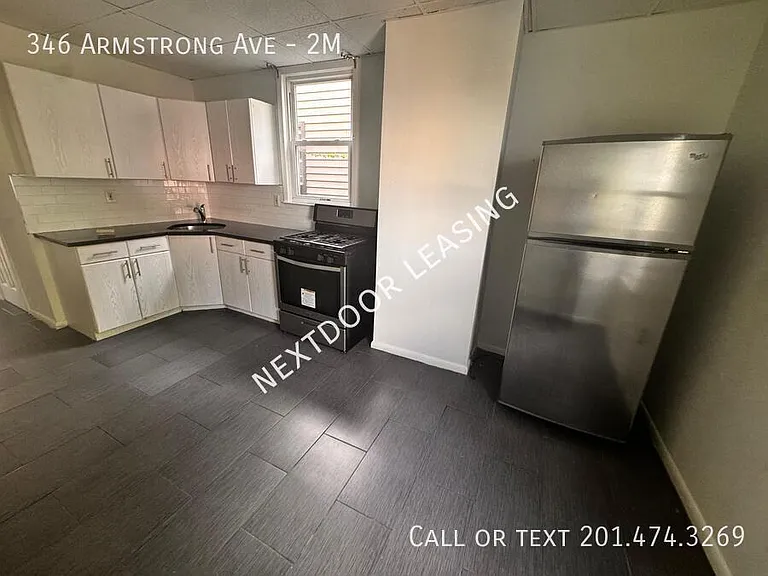 346 Armstrong Ave #2M — Photo 2