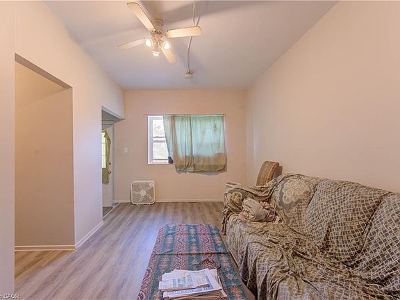 3rd image of 233 Lancaster St E