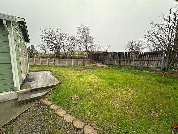 3rd image of 750 Beach Drive