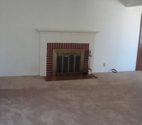 4th image of 5615 N Willard Ave #A