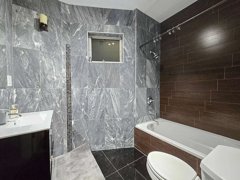 1811 Voorhies Ave #1 — Photo 30