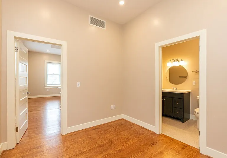 157-301 N Main St — Photo 12