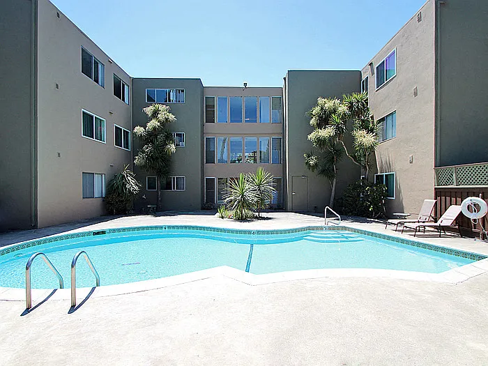 Building Photo - 415 - 425 S Bernardo Avenue