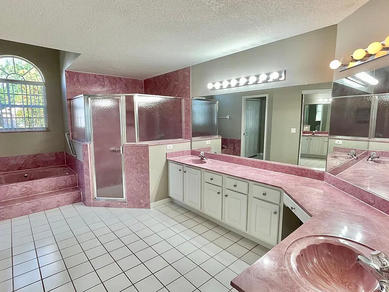 16 Whittington Dr — Photo 8