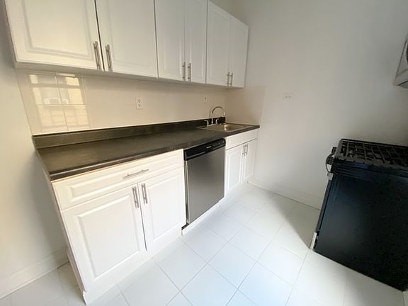 4th image of 106 Fort Washington Ave #J5