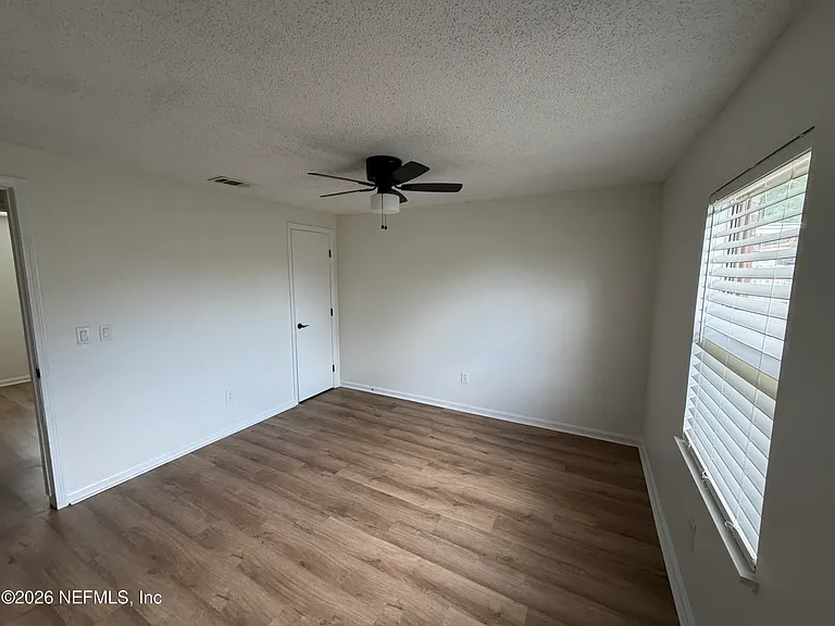 7539 Walden Rd E — Photo 8