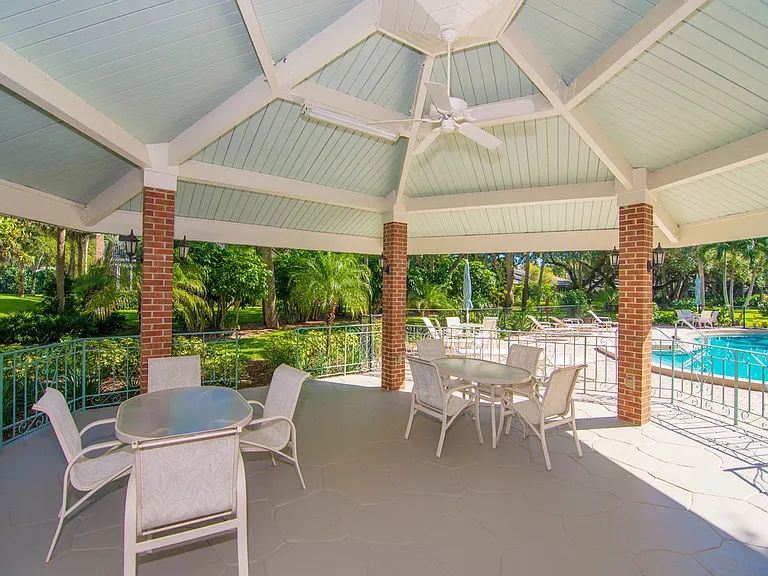 219 Park Shores Cir #B — Photo 31