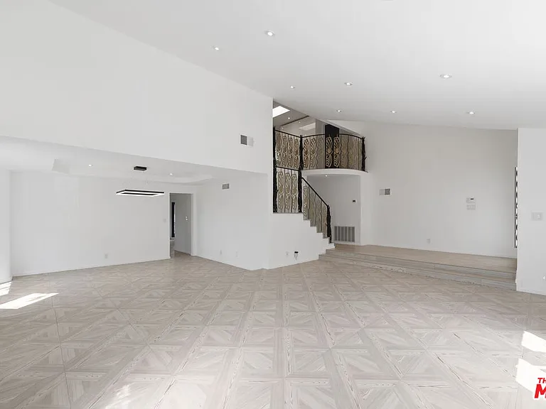2937 Deep Canyon Dr — Photo 14