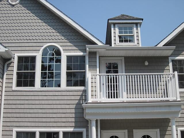 1st image of 114 Stewart Ave