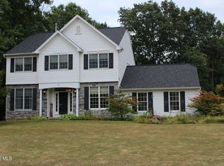 17 Bayberry Dr, Malta, NY 12020