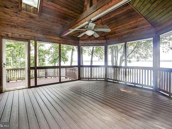 3rd image of 6013 River Dr
