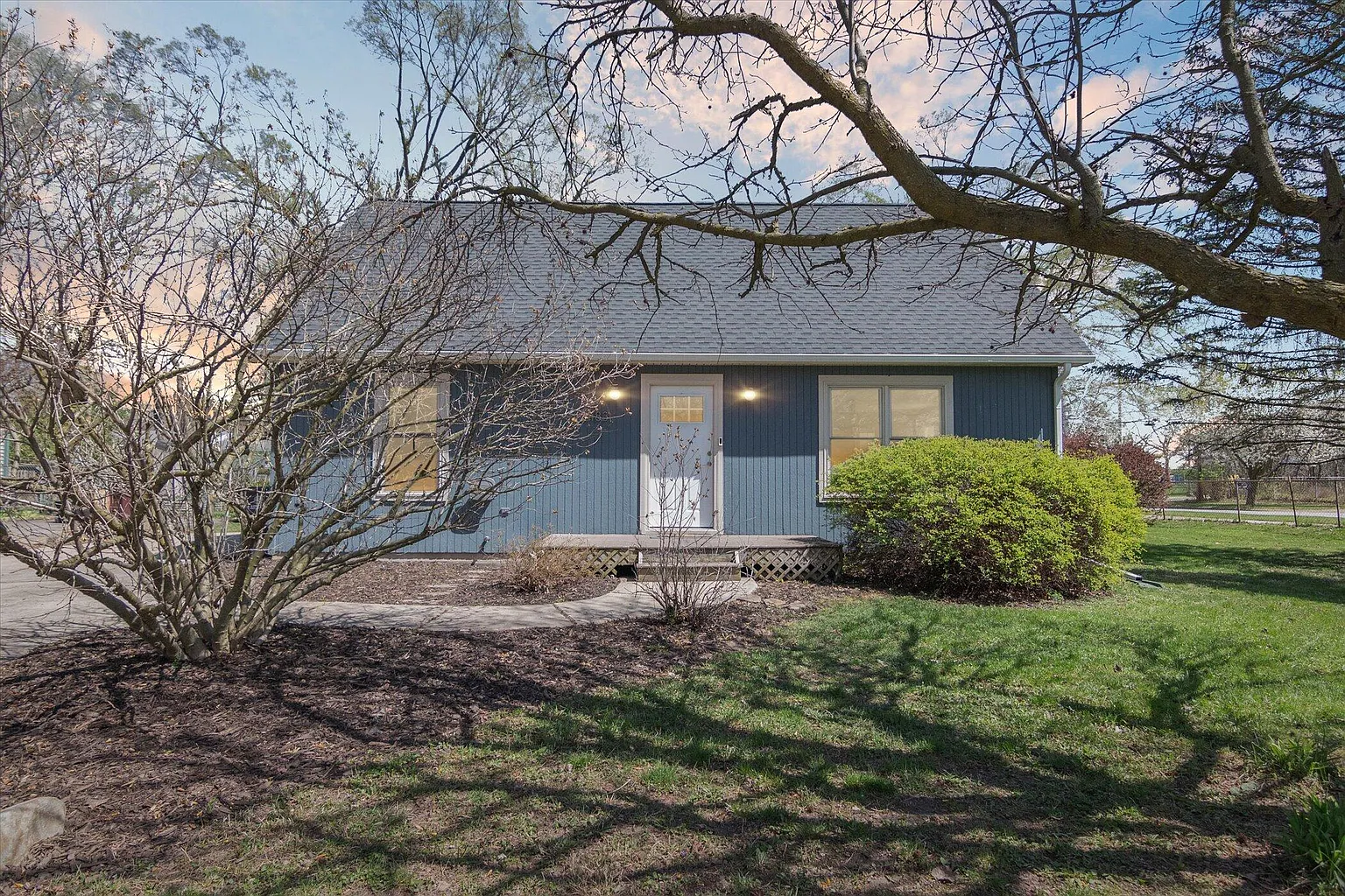3483 La Salle Dr photo 1