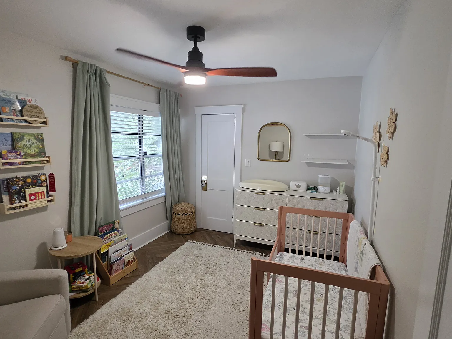 2 bed, 1200 sqft, $2,300 — Photo 4