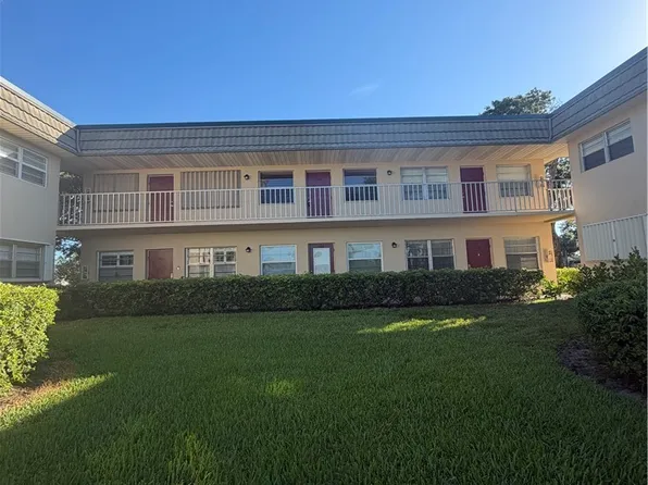 33 Vista Gardens Trl APT 204, Vero Beach, FL 32962