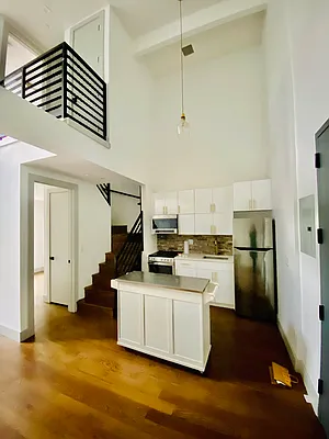 Rented by Pinn Realty | media 14